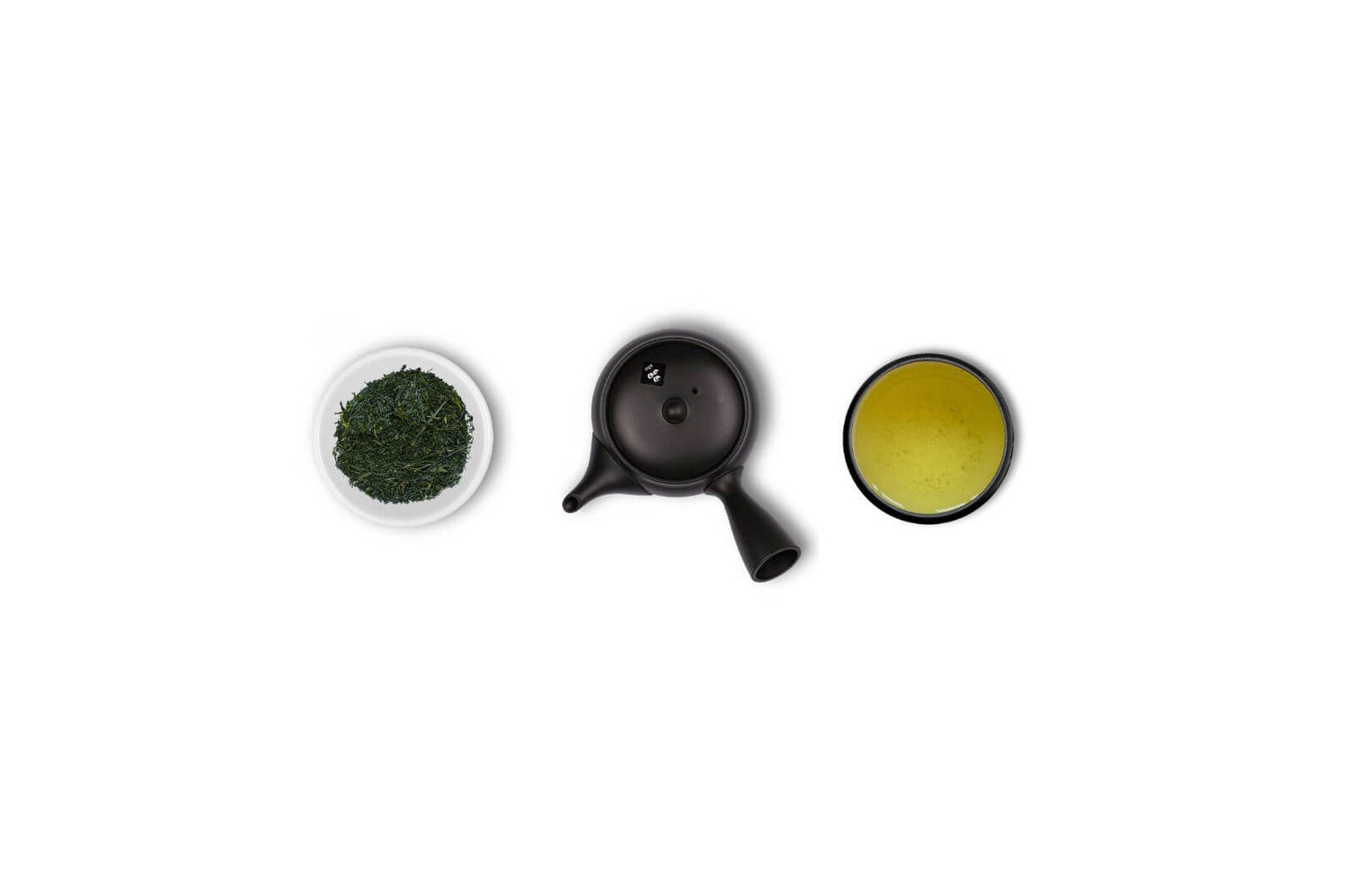 Sencha te med en kyusu og en kop Sencha
